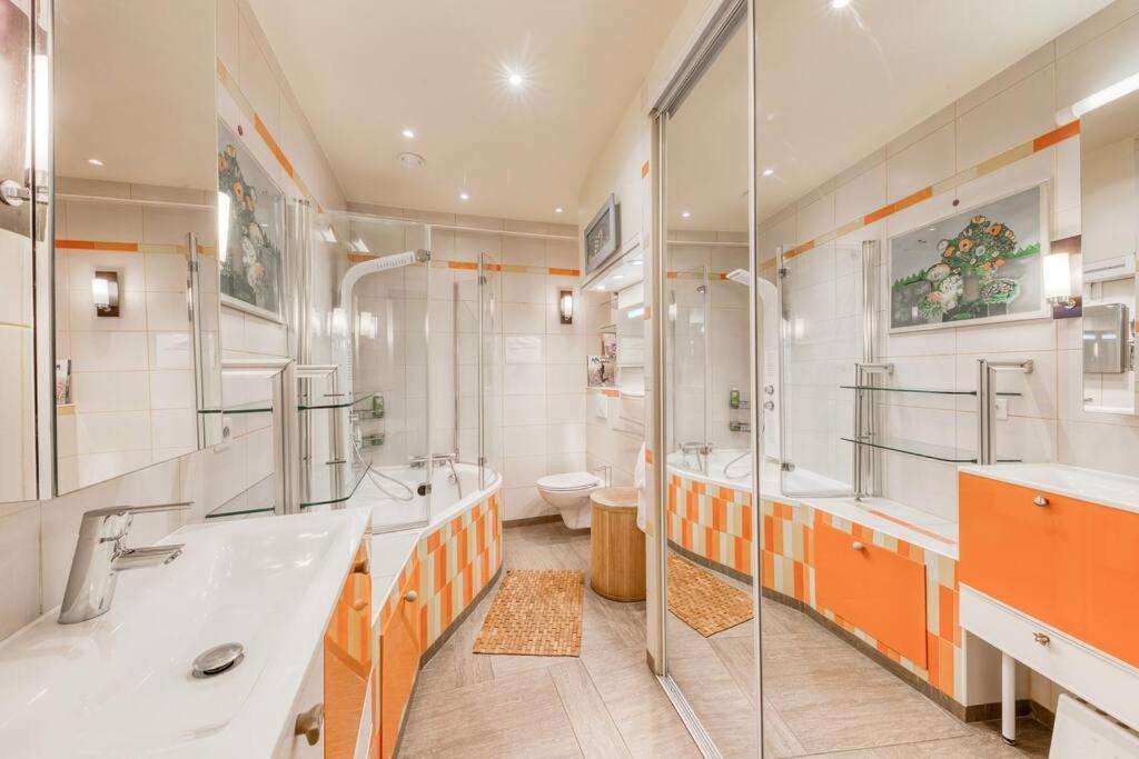 Appartement De Caractere Avec Jardinet Privatif A 1 Min Metro 1, Paris, Disneyland 뱅센 외부 사진